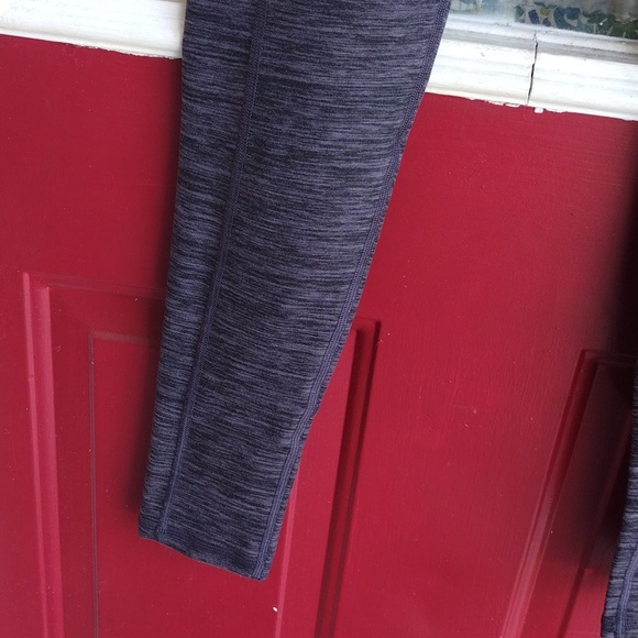 Victoria's secret incredible essential leggings with pockets size 8 NWT - Picture 3 of 10